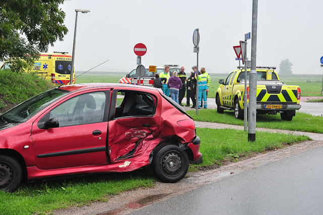 Aanrijding op beruchte kruising aan de Kloosterheulweg Waalwijk