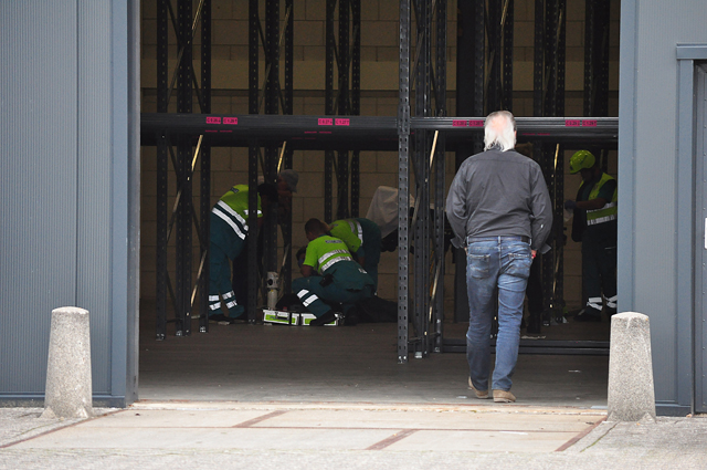 Man gewond na val in bedrijfshal aan de Havenweg Waalwijk
