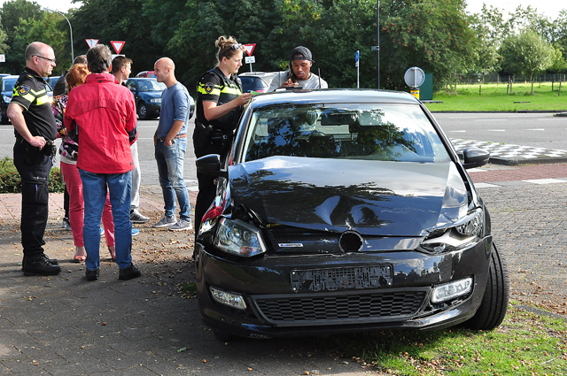 Botsing met RKC-speler Valpoort leidt tot opstopping aan de Akkerlaan Waalwijk