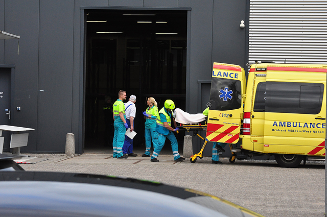Man gewond na val in bedrijfshal aan de Havenweg Waalwijk