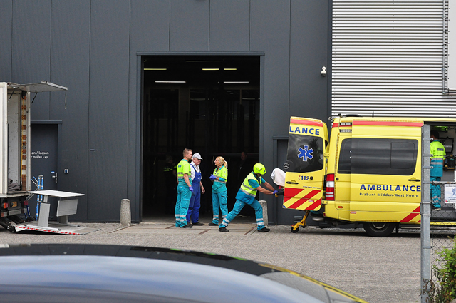 Man gewond na val in bedrijfshal aan de Havenweg Waalwijk