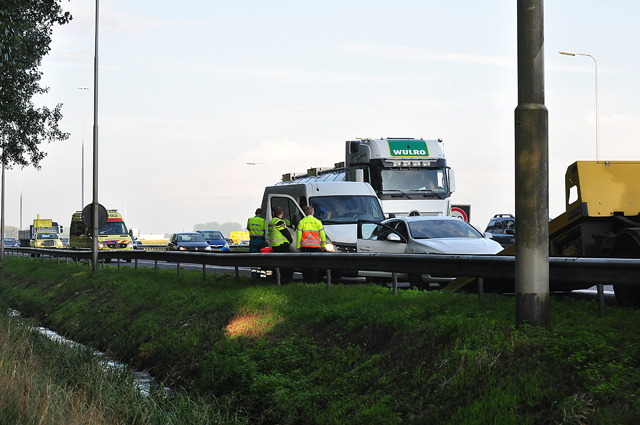 Kop-staartbotsing op A59 (Maasroute) tussen Waalwijk en Drunen