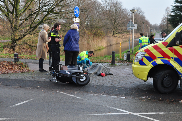Scooterrijdster gewond door ongeval met auto aan de Akkerlaan Waalwijk