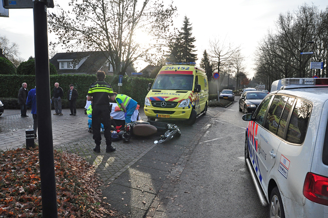 Scooterrijdster gewond door ongeval met auto aan de Akkerlaan Waalwijk