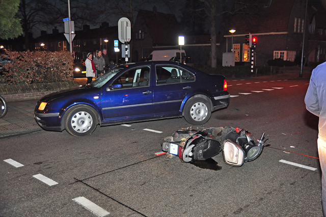 Flinke aanrijding op kruising aan de Putstraat Waalwijk