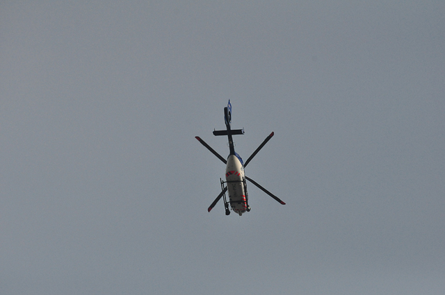 Politiehelikopter boven Waalwijk: Man en vrouw aangehouden aan de Stijn Streuvelsstraat Waalwijk