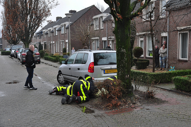 Brandweer rukt met spoed uit voor brandstof lek aan de Hofstad Waalwijk