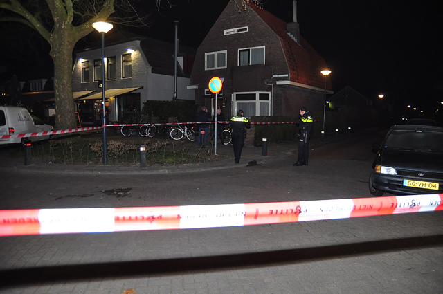UPDATE: Man gewond bij steekpartij naast café aan de Burgemeester van der Klokkenlaan Waalwijk