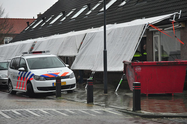 Politiehelikopter boven Waalwijk: Man en vrouw aangehouden aan de Stijn Streuvelsstraat Waalwijk