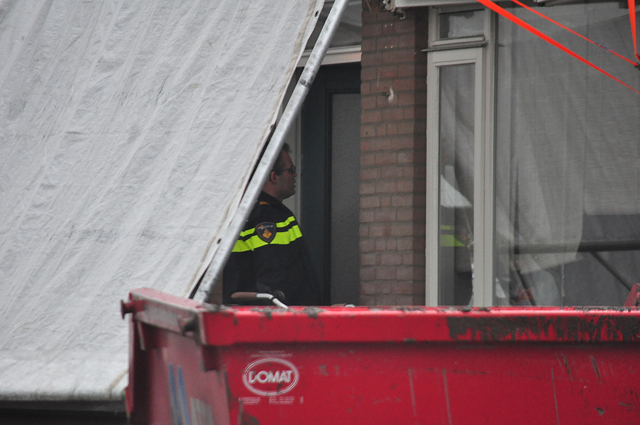 Politiehelikopter boven Waalwijk: Man en vrouw aangehouden aan de Stijn Streuvelsstraat Waalwijk