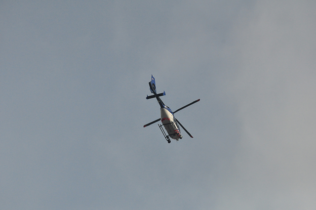 Politiehelikopter boven Waalwijk: Man en vrouw aangehouden aan de Stijn Streuvelsstraat Waalwijk