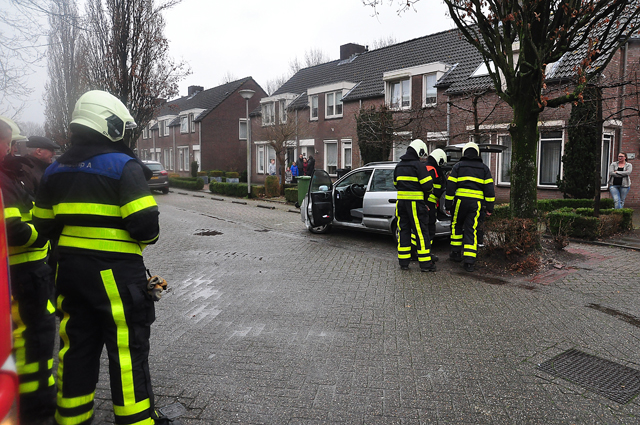 Brandweer rukt met spoed uit voor brandstof lek aan de Hofstad Waalwijk