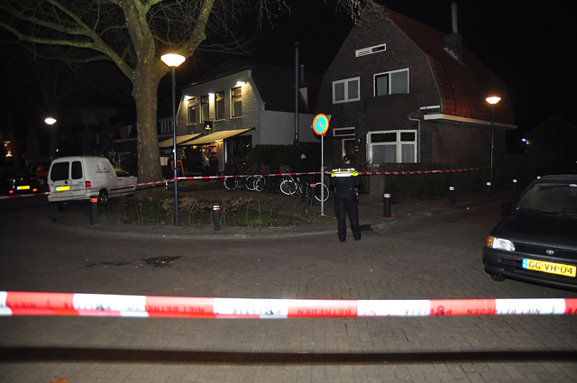 UPDATE: Man gewond bij steekpartij naast café aan de Burgemeester van der Klokkenlaan Waalwijk