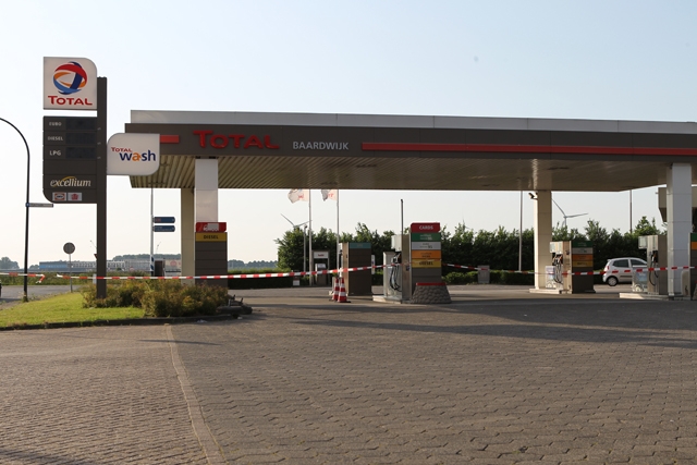Ruim 7000 huishoudens zonder stroom in Waalwijk, benzinepomp dicht vanwege storing