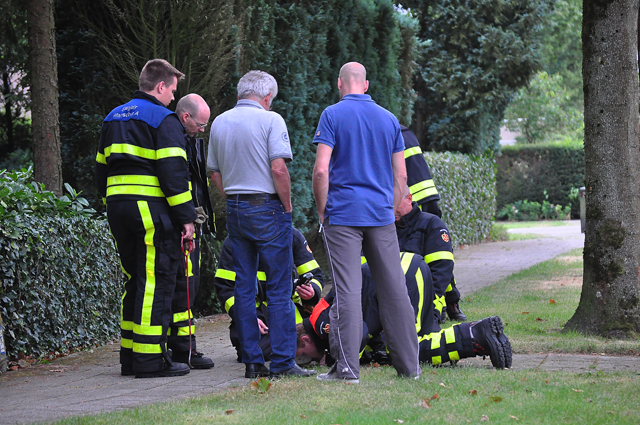 Omstanders ruiken gas aan de Mauvestraat Waalwijk