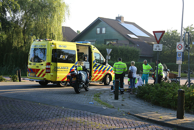 Vrouw op elektrische fiets gewond bij aanrijding op Cesar Francklaan in Waalwijk