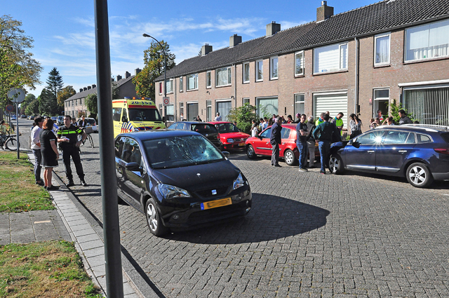 Meisje raakt gewond na aanrijding met auto aan de Prof. Nolenslaan Waalwijk