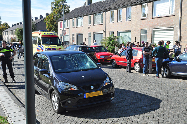 Meisje raakt gewond na aanrijding met auto aan de Prof. Nolenslaan Waalwijk