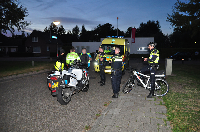 UPDATE: Dronken bestuurder rijdt sloot in aan de Eerste Zeine Waalwijk