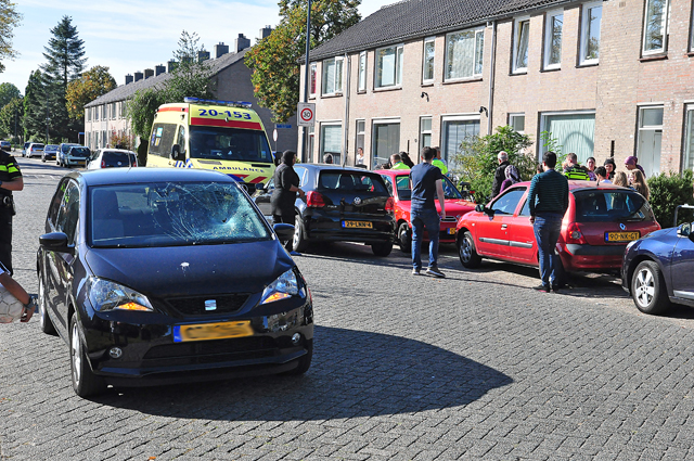 Meisje raakt gewond na aanrijding met auto aan de Prof. Nolenslaan Waalwijk