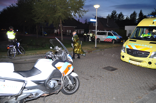 UPDATE: Dronken bestuurder rijdt sloot in aan de Eerste Zeine Waalwijk