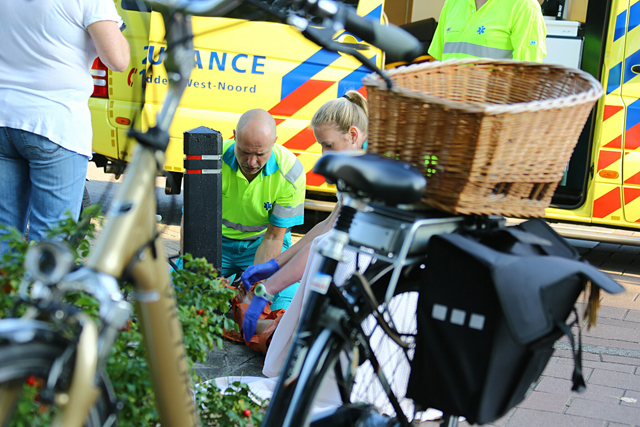 Vrouw op elektrische fiets gewond bij aanrijding op Cesar Francklaan in Waalwijk