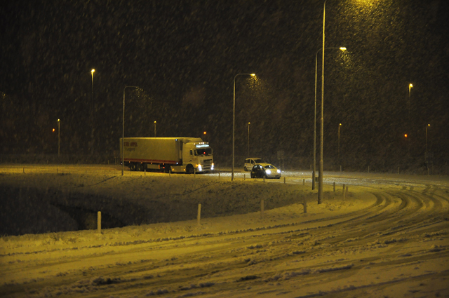 Sneeuwval veroorzaakt ongeluk op de A59 bij Waalwijk