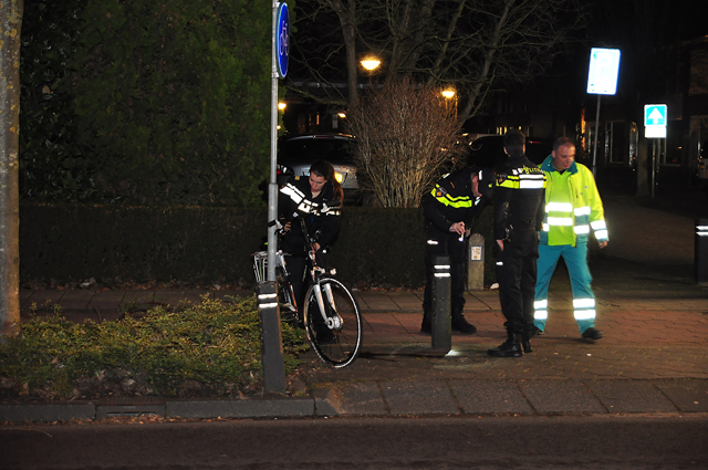 Man ligt zwaargewond op straat aan de Burg. Smeelelaan Waalwijk