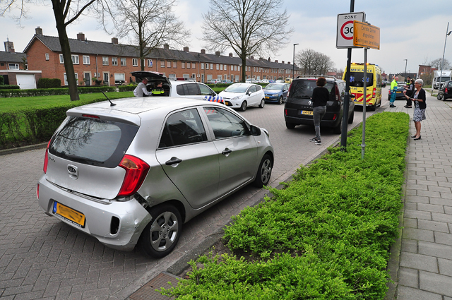 Ongeval op kruising aan de Burg. Smeelelaan Waalwijk