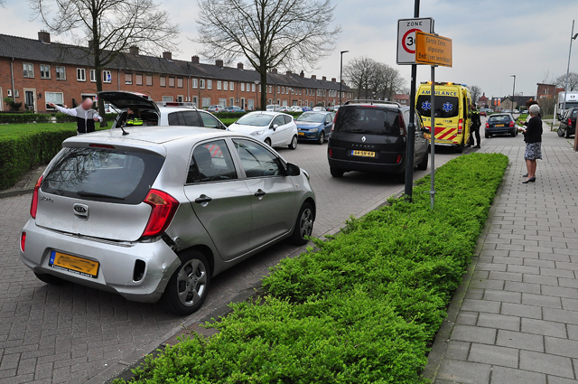 Ongeval op kruising aan de Burg. Smeelelaan Waalwijk