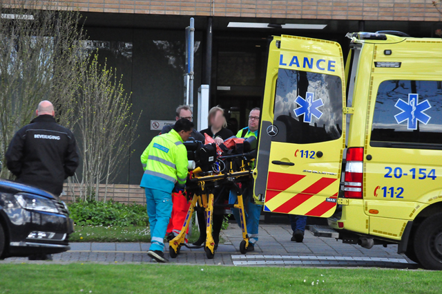 Traumahelikopter landt in woonwijk Waalwijk: kind met spoed naar ziekenhuis