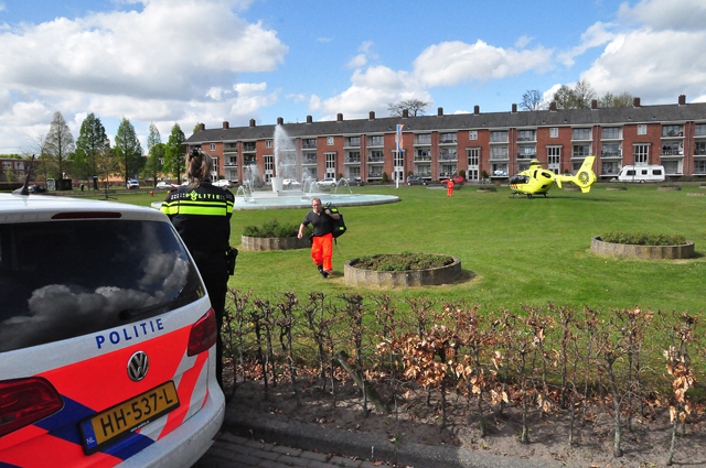 Traumahelikopter landt in woonwijk Waalwijk: kind met spoed naar ziekenhuis