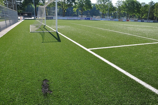 Weer brand op kunstgrasveld WSC Waalwijk: ‘Ik ben er nu echt klaar mee’
