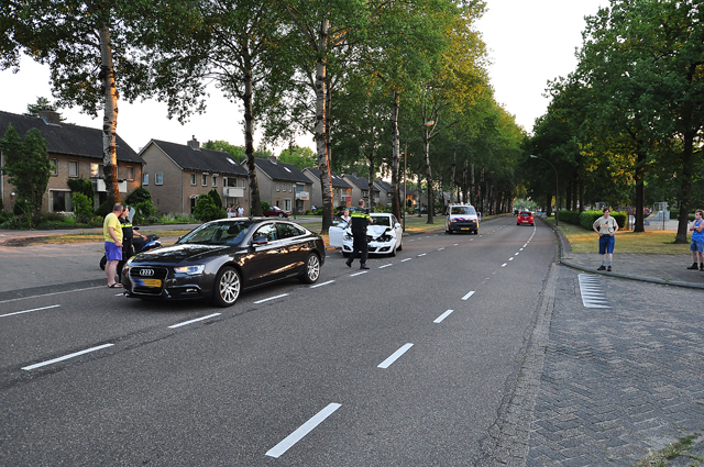 Schade en lichtgewonde bij botsing met pas gekochte auto in Waalwijk