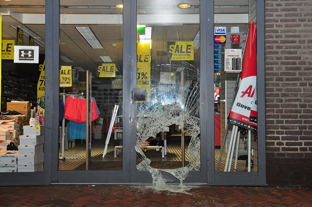 Aktiesport weer het doelwit van een inbraak aan de Markt Waalwijk