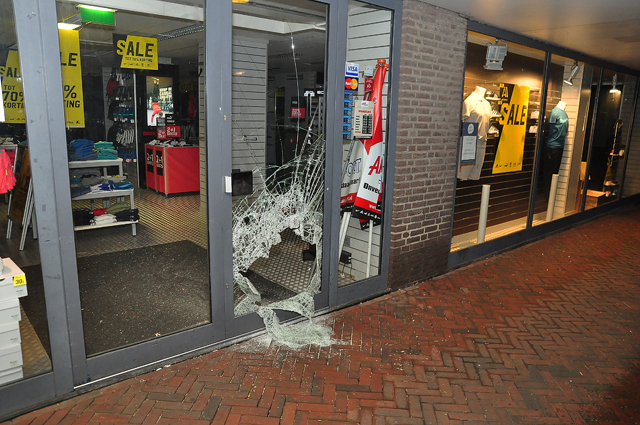 Aktiesport weer het doelwit van een inbraak aan de Markt Waalwijk