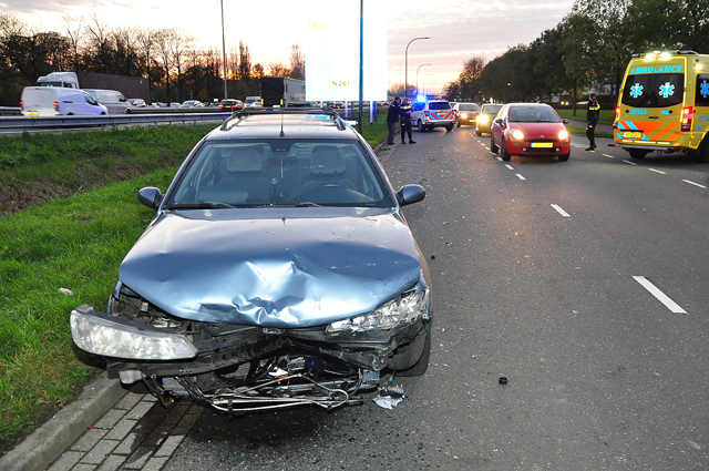 Slingerende hardrijder veroorzaakt zwaar ongeval in Waalwijk