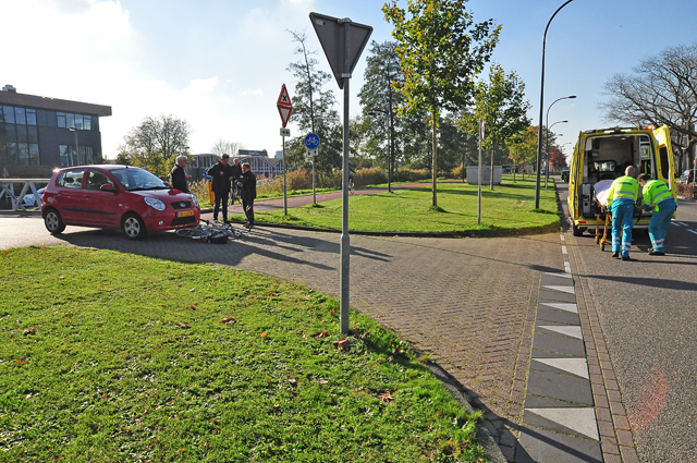 Fietser gewond door aanrijding met auto in Waalwijk