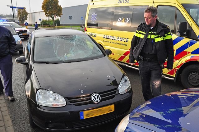 Meisje gewond na botsing met auto in Waalwijk