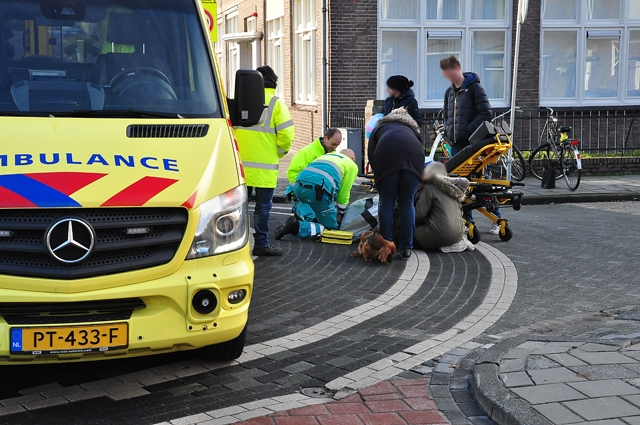 Twee fietsers komen met elkaar in botsing aan de Baardwijksestraat Waalwijk