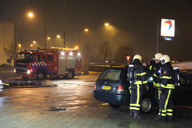 Automobilist tankt LPG en vergeet slang te verwijderen in Waalwijk