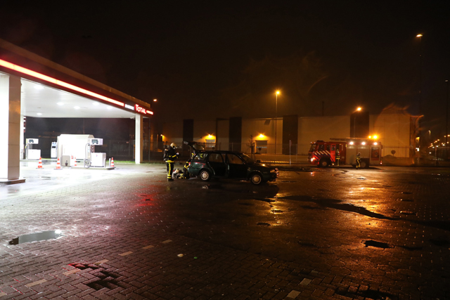 Automobilist tankt LPG en vergeet slang te verwijderen in Waalwijk