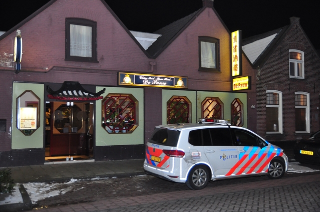 Restaurantbaas verjaagt overvaller die zijn vrouw bedreigt in Waalwijk: ‘Hij was erg bang’