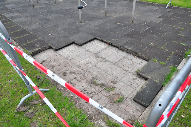 Brutale diefstal rubberen tegels maakt speeltuin Waalwijk onbruikbaar: 'Buurtbewoners snappen niet waarom'