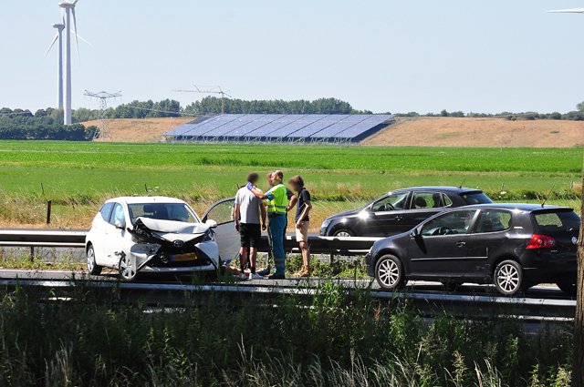 File op de A59 door ongeval bij Waalwijk