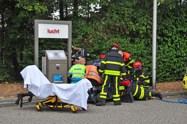 Man zit ruim half uur met been vast in scootmobiel