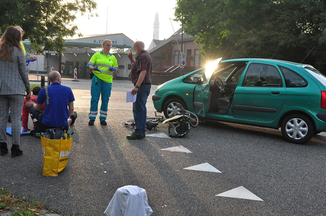 Fietser gewond na aanrijding met auto in Waalwijk