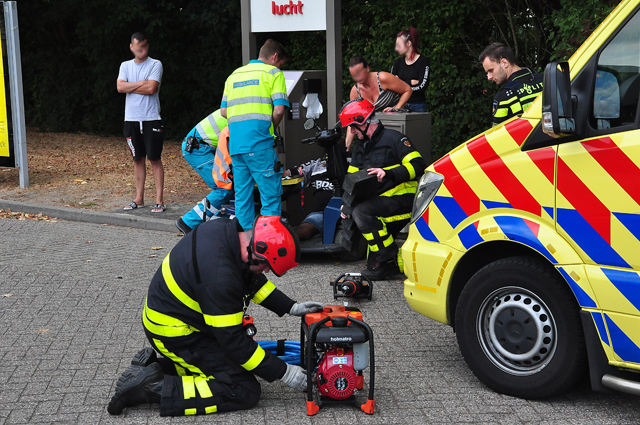 Man zit ruim half uur met been vast in scootmobiel
