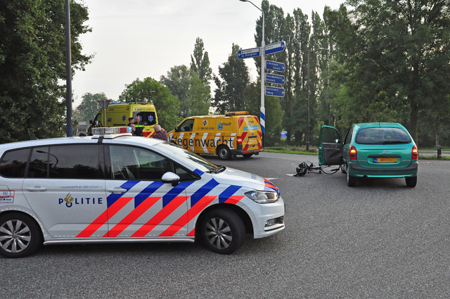 Fietser gewond na aanrijding met auto in Waalwijk