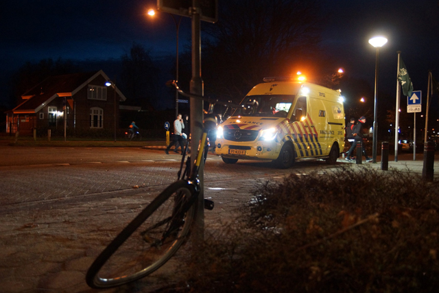 Fietser raakt lichtgewond bij aanrijding in Waalwijk